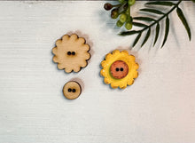 Load image into Gallery viewer, Flower Buttons Set of 2
