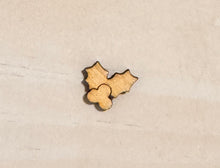 Load image into Gallery viewer, Two Holly Leaves
